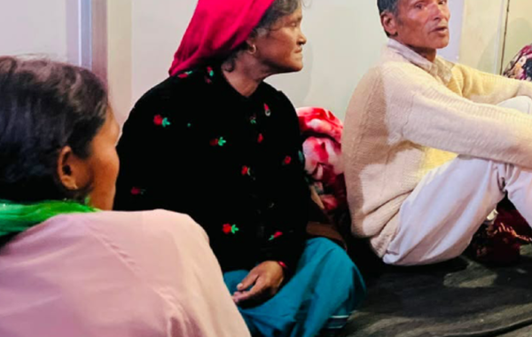 गणेश नेपालीका परिवारले नगर प्रहरीलाइ प्रतिवादी बनाउने बारे छलफल गर्दै