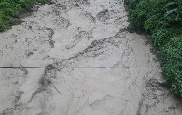 उपत्यका  सहित २७ जिल्लाका नदीरखोलामा बाढीको जोखिम