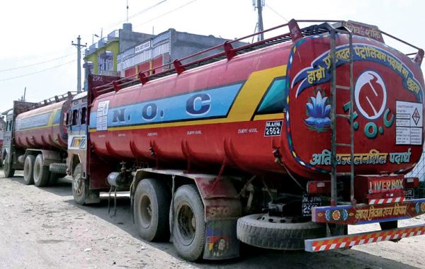 काँकडभिट्टाबाट एक वर्षमा २४ अर्ब ५० करोड बराबरको पेट्रोलियम पदार्थ आयात
