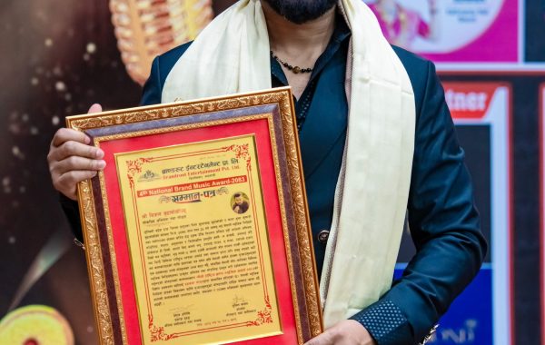 ५ सयभन्दा बढी म्युजिक भिडिओमा देखिएका बिक्रम बुढाथोकी